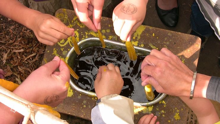 historisches Spektakel auf der Burgruine Hohnstein � Kerzentauchen f&uuml;r Kinder und Erwachsene