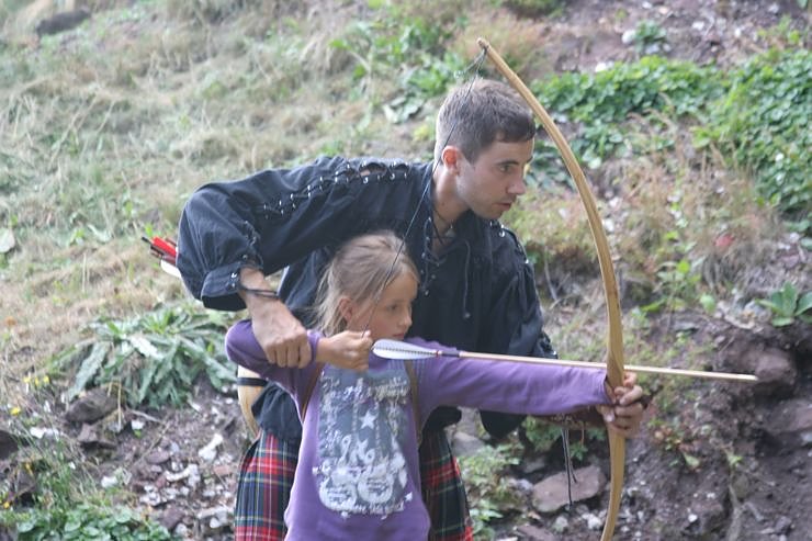 historisches Spektakel auf der Burgruine Hohnstein � Bogenschie&szlig;en