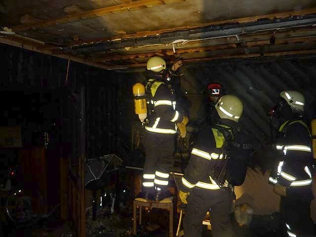 Brand in Gartenlaube