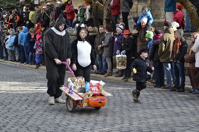 Gro&szlig;er Festumzug