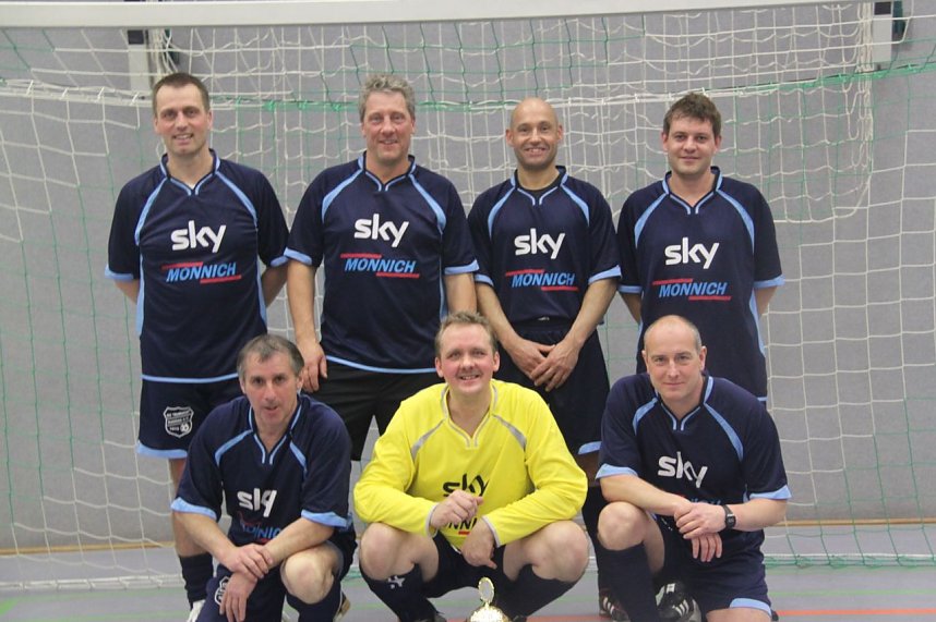 Turnier unterm Hallendach