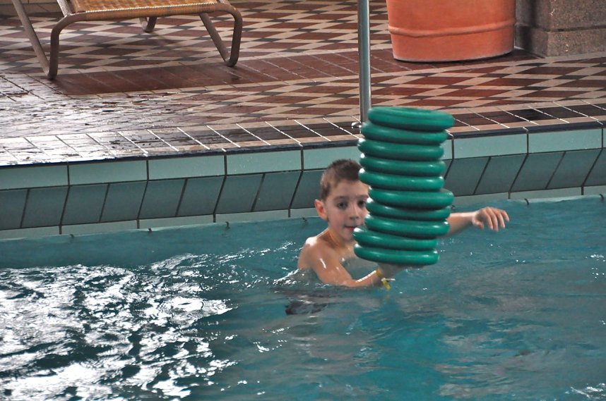 Mega Pool Party im Badehaus