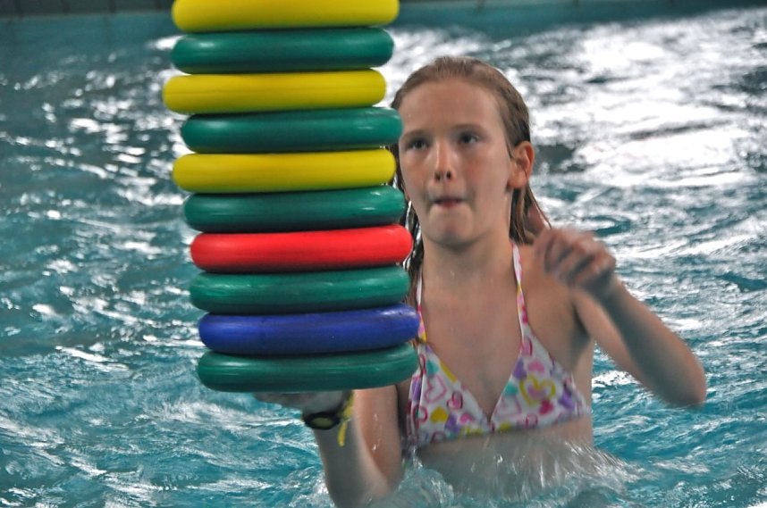 Mega Pool Party im Badehaus