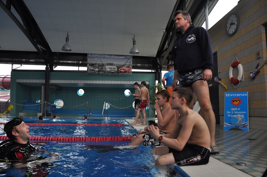 Mega Pool Party im Badehaus