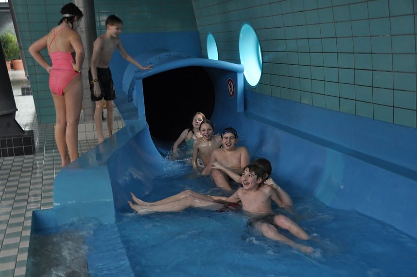 Mega Pool Party im Badehaus