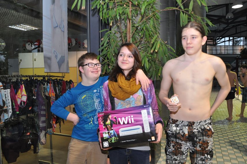 Mega Pool Party im Badehaus