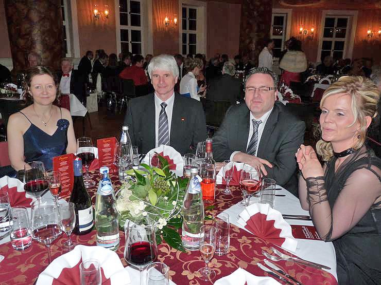 Schlossball er&ouml;ffnet