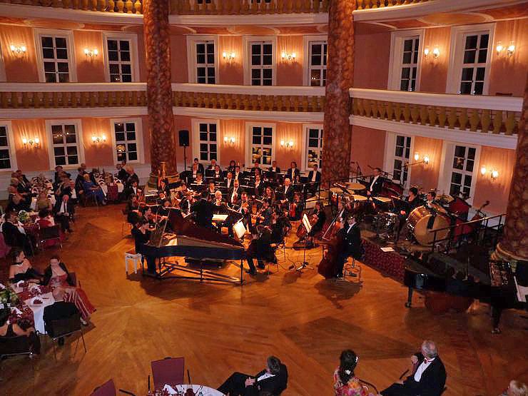 Schlossball er&ouml;ffnet