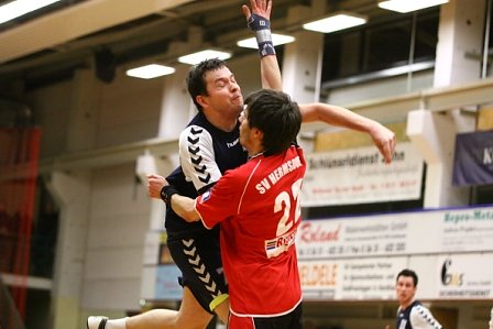 Sieg und Niederlage bei Handball-M&auml;nnern