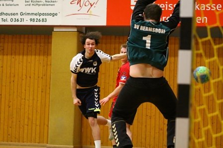 Sieg und Niederlage bei Handball-M&auml;nnern