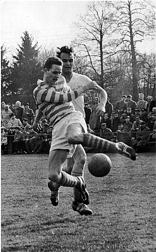 Zum 75.: Teichmann im Zweikampf gegen Magdeburg