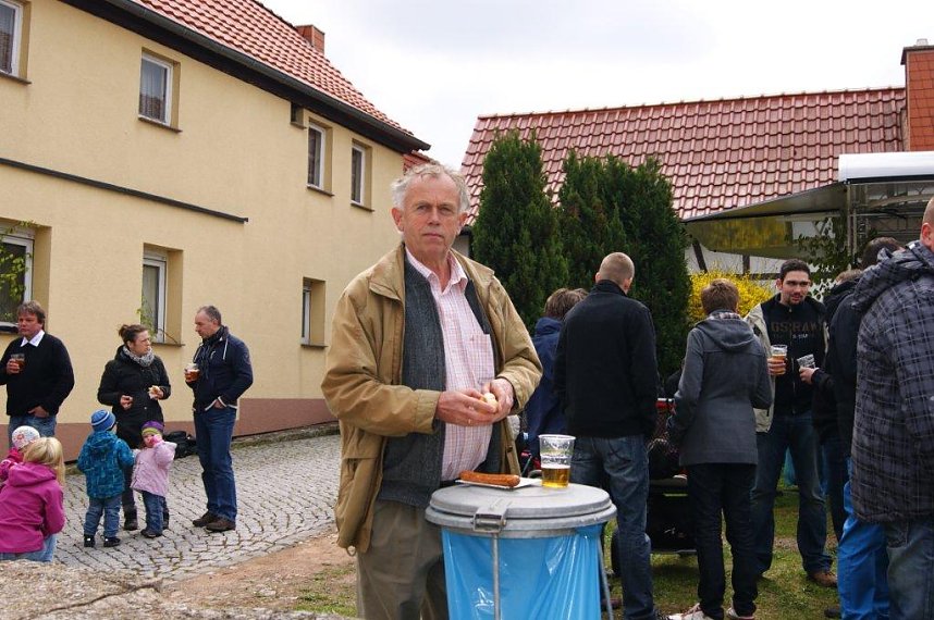 Maibaum in Obergebra gesetzt