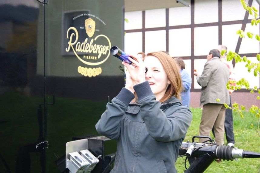 Maibaum in Obergebra gesetzt