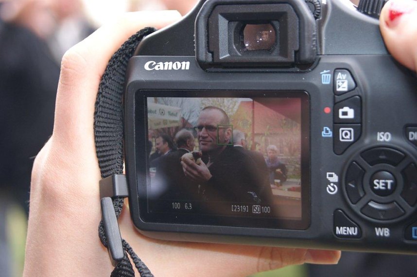Maibaum in Obergebra gesetzt