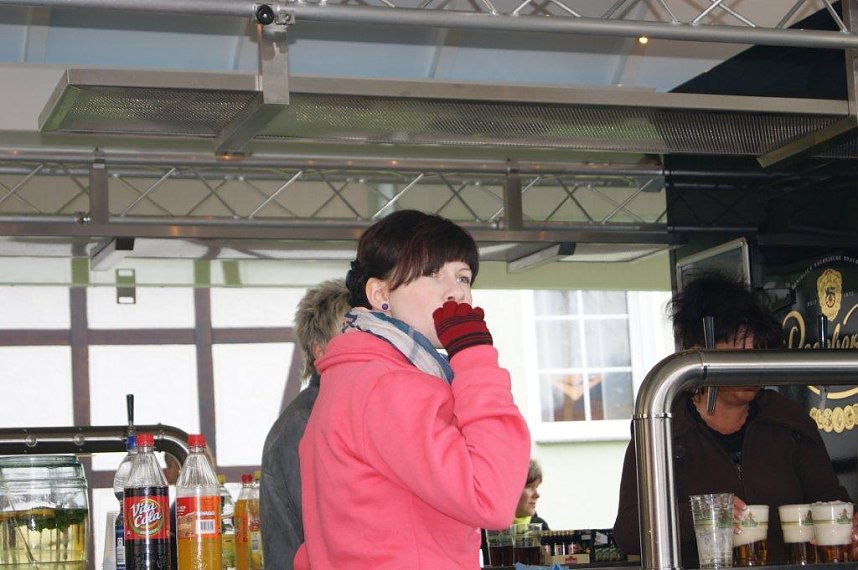 Maibaum in Obergebra gesetzt