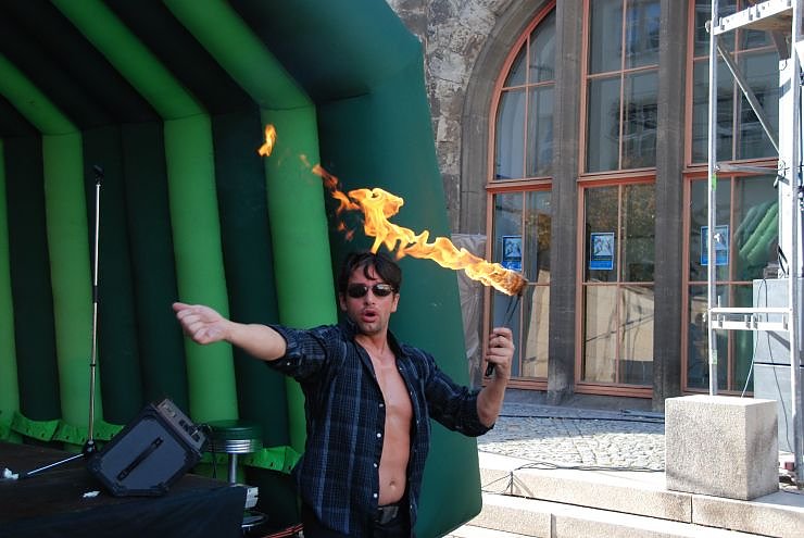 Feuershow auf dem Rathausplatz