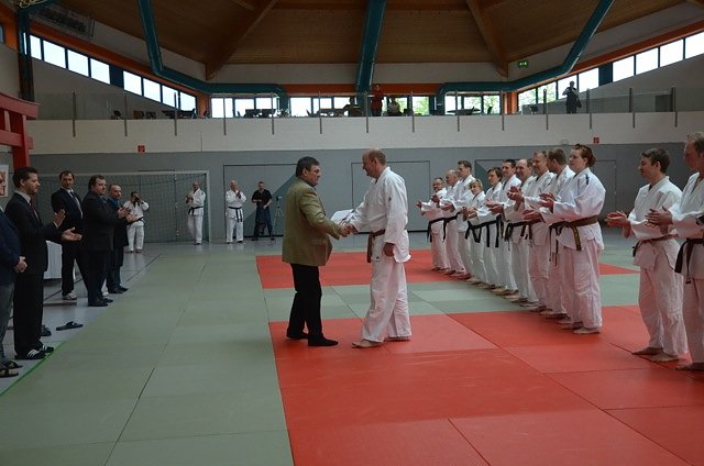 Schwarzer G&uuml;rtel f&uuml;r Thomas Linsel