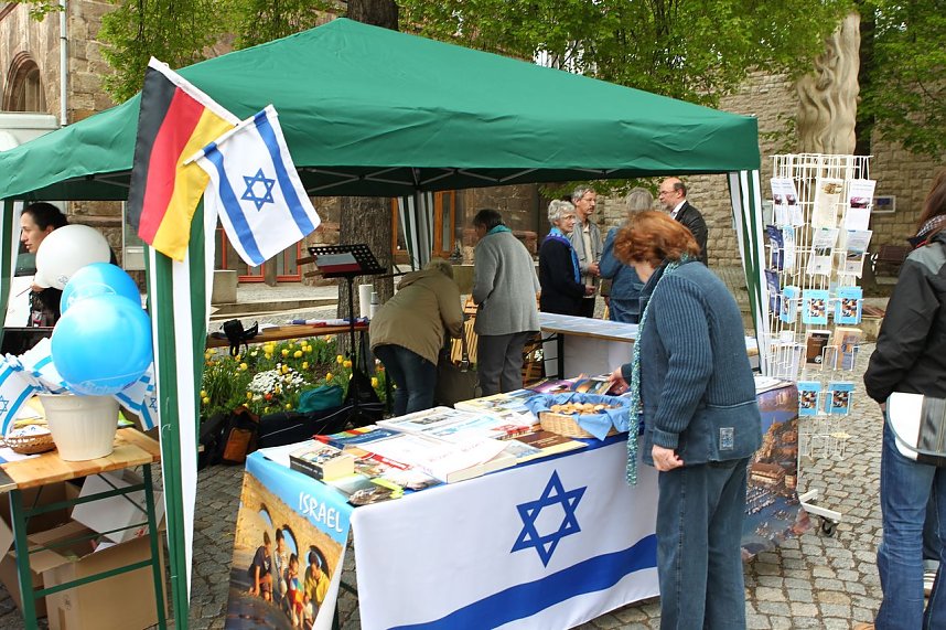 Zwischen Blumen und Fisch