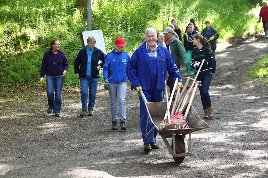 Arbeitseinsatz im Park Hohenrode