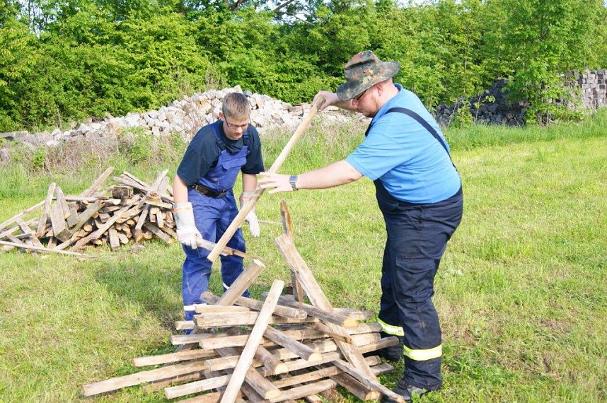 Pfingstfeuer in Obergebra