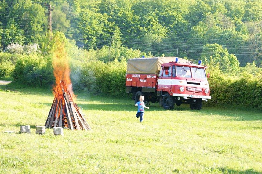 Pfingstfeuer in Obergebra