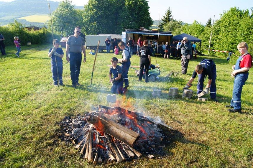 Pfingstfeuer in Obergebra