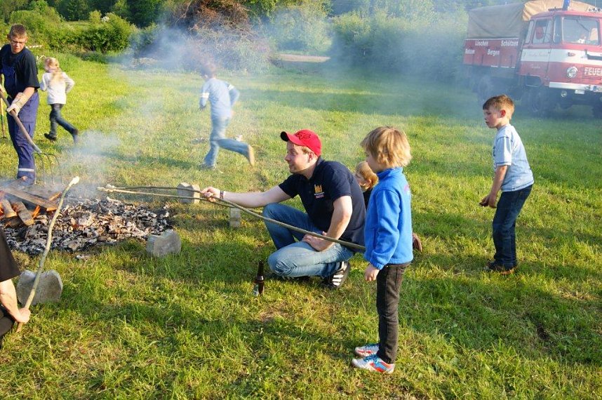 Pfingstfeuer in Obergebra