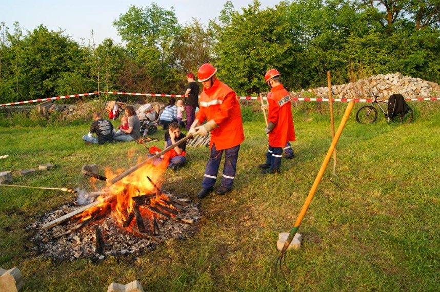 Pfingstfeuer in Obergebra