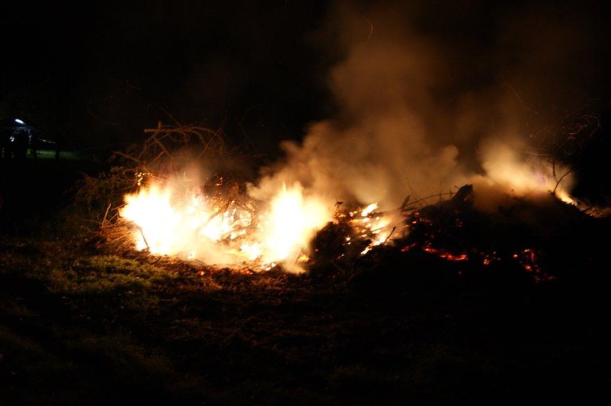 Pfingstfeuer in Obergebra - die Zweite
