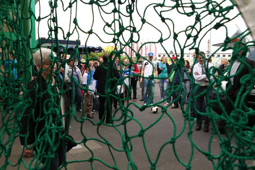 Torwandschie&szlig;en mit Olaf Thon