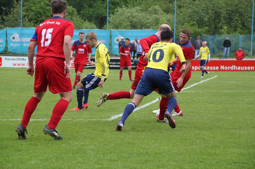 Die erste Halbzeit gegen den VfL Halle