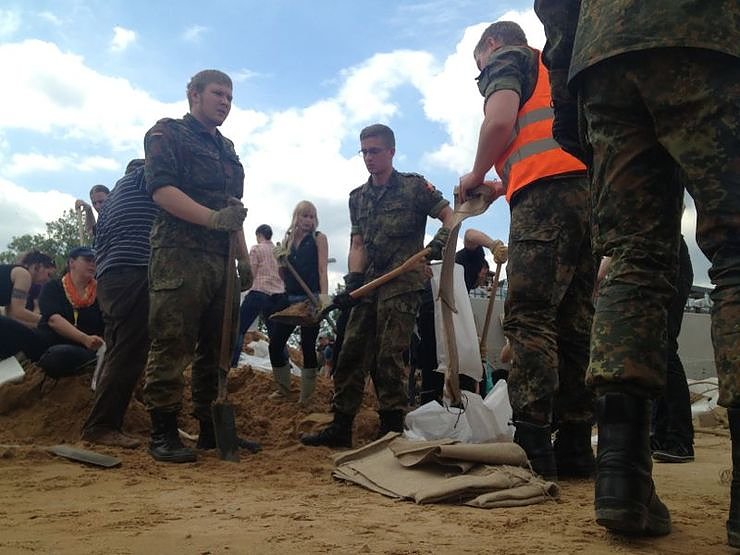 Sondersh&auml;user Soldaten im Einsatz