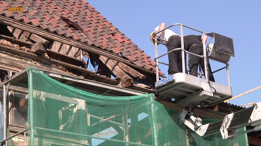 Arbeiten am Abrisshaus