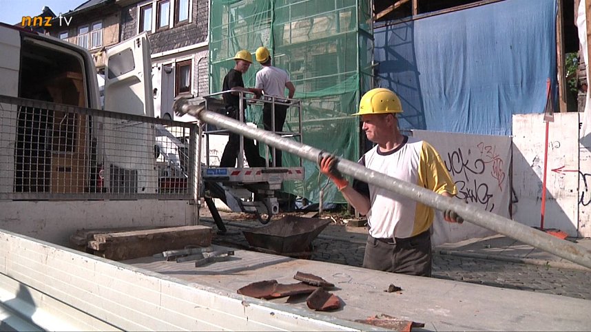 Arbeiten am Abrisshaus