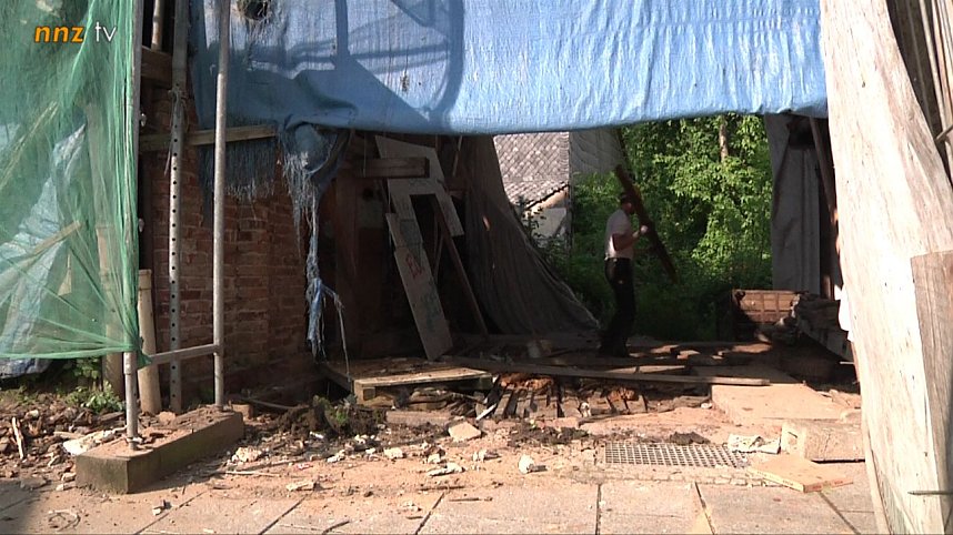Arbeiten am Abrisshaus