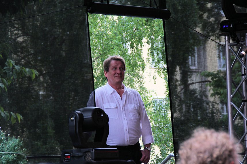 Zwischen zwei B&uuml;hnen unterwegs