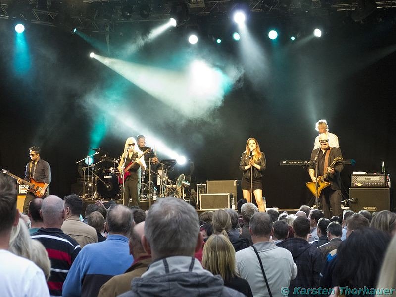 Kim Wilde und Band im Gehege