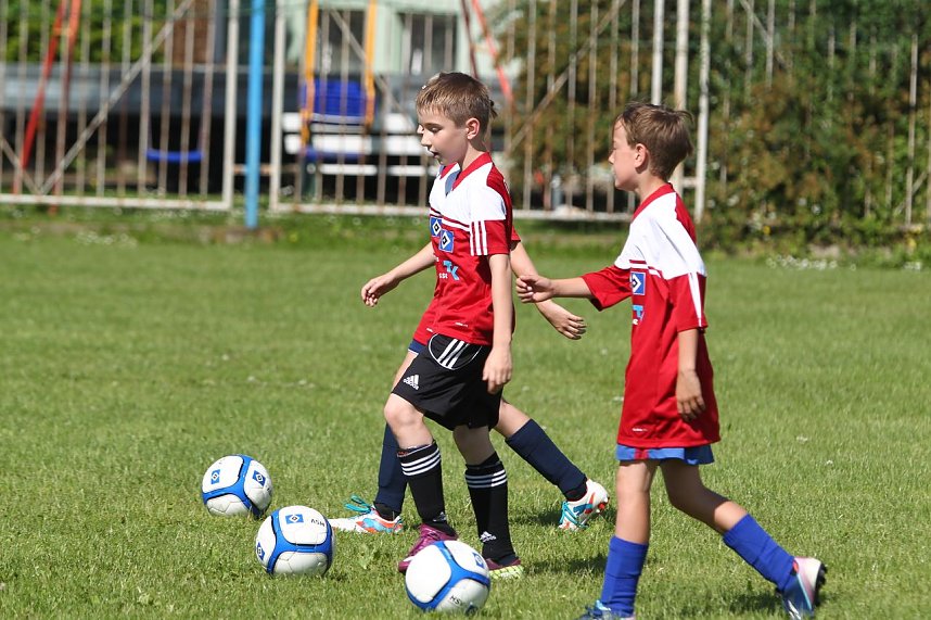 Tolles Erlebnis - die HSV-Fu&szlig;ballschule in Nordhausen