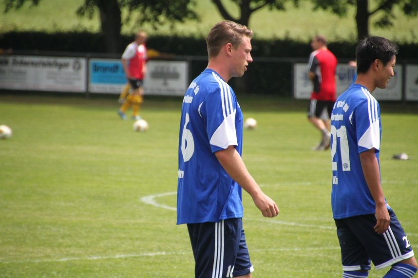 Wacker testet in Struth