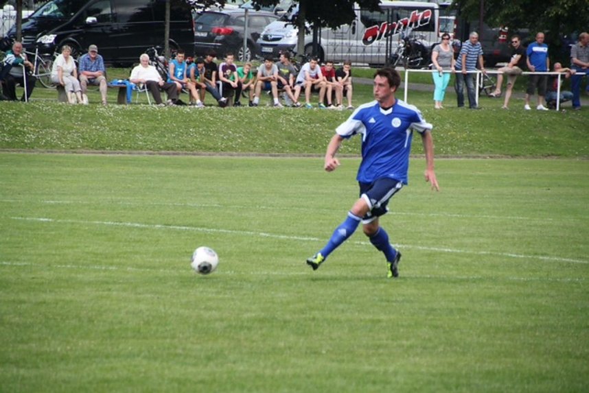 Wacker testet in Struth