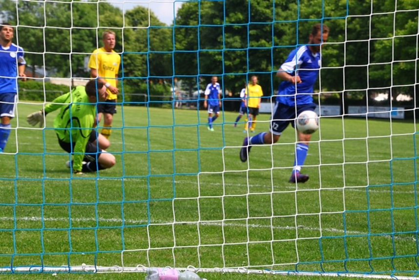 Wacker testet in Struth