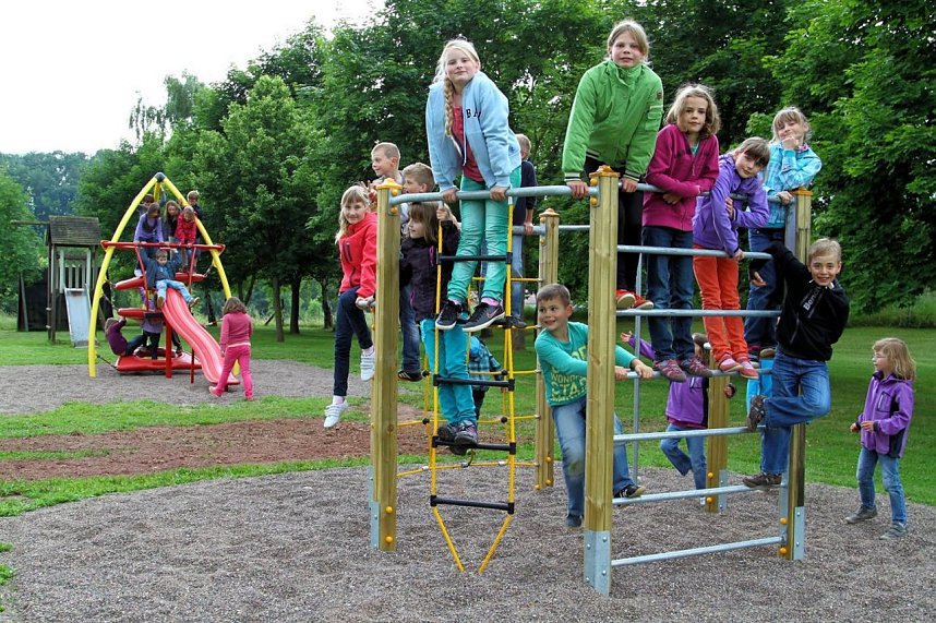 Neue Spielger&auml;te f&uuml;r Sollstedter Grundschule