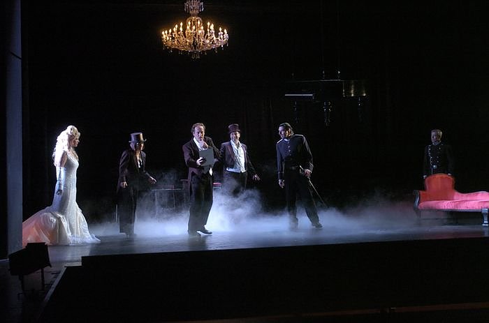 Hoffmanns Erz&auml;hlungen im Theater