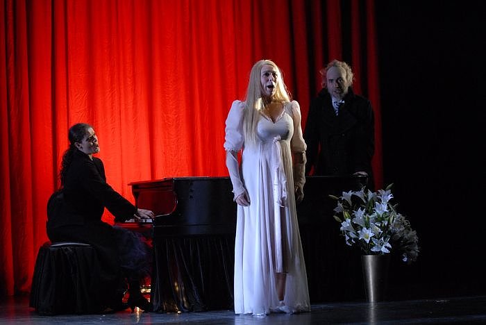 Hoffmanns Erz&auml;hlungen im Theater