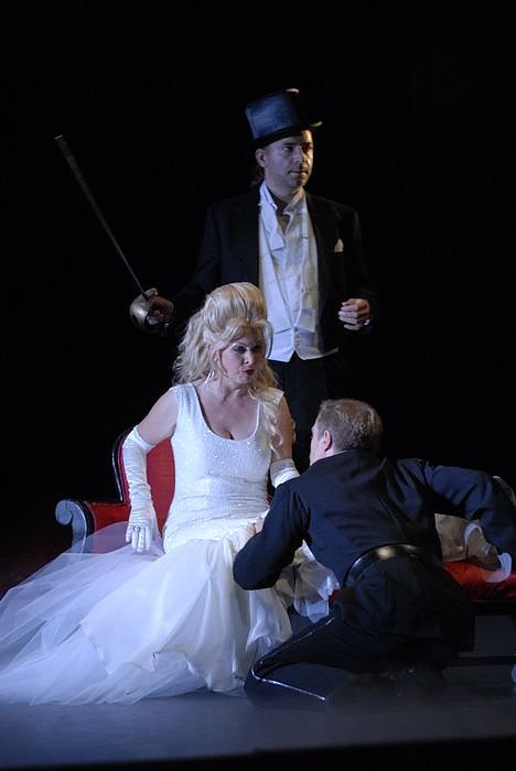 Hoffmanns Erz&auml;hlungen im Theater