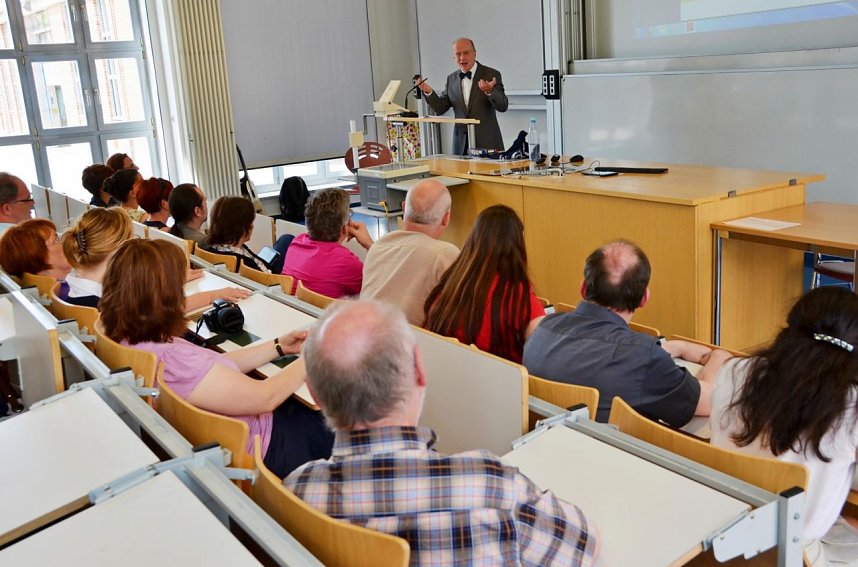 Prof. Hey verabschiedet