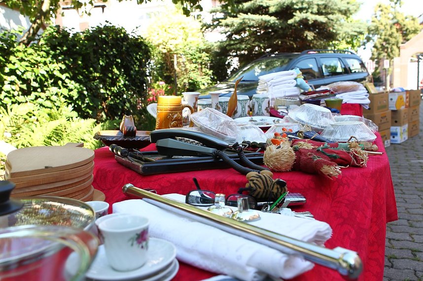 Kinderbasar und Tr&ouml;delmarkt