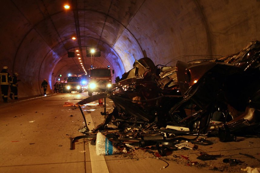 T&ouml;dlicher Unfall im Tunnel