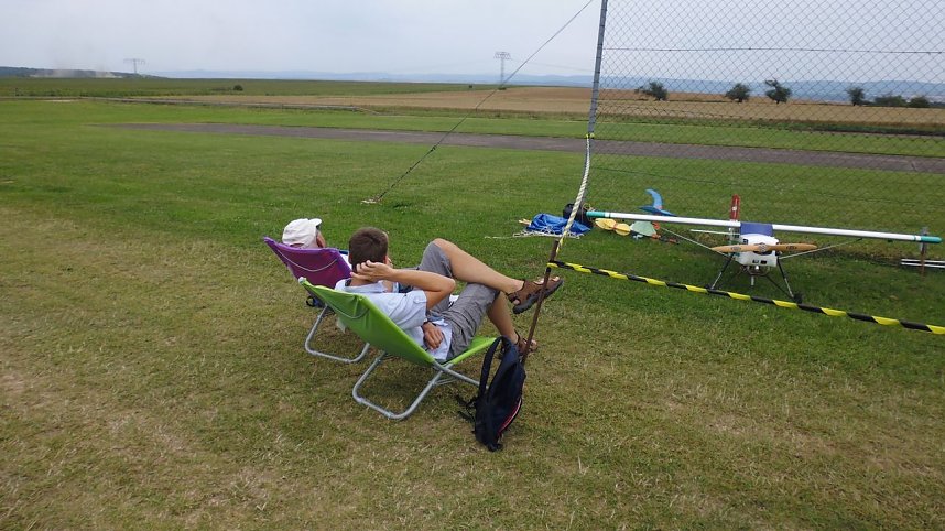 &Uuml;ber den Wolken und am Boden