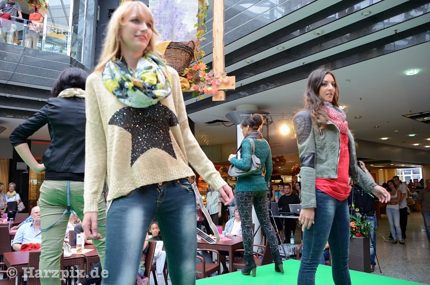 Modenschau in der S&uuml;dharzgalerie